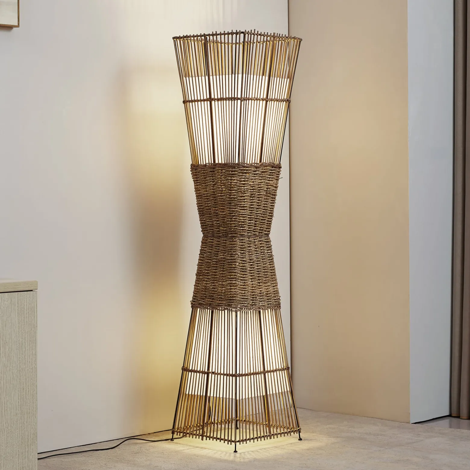 Lindby Jacinto lattiavalaisin, bambu, hamppu, korkeus 130 cm
