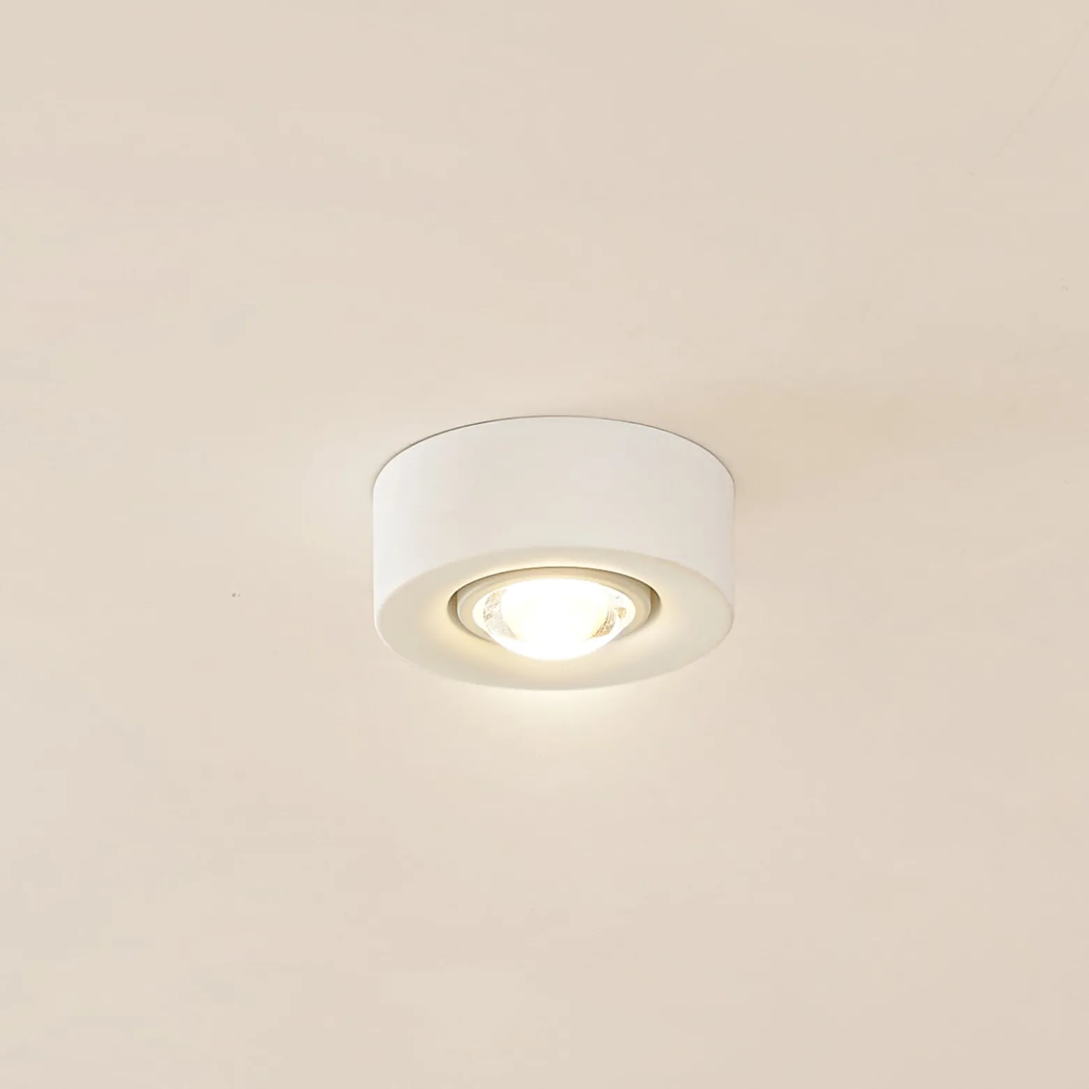 Lindby kattovalaisin Levia, 1-valo, Ø 14 cm, valkoinen, kipsi