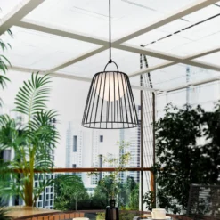 Lindby LED-akkukäyttöinen ulkoriippuvalaisin Levino, musta, metalli