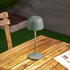 Lindby LED-akku-pöytävalaisin Arietty, vihreä, himmennettävä, IP65