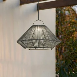 Lindby LED-aurinkokäyttöinen riippuvalaisin Austas, harmaa, Ø 50 cm, USB, IP54