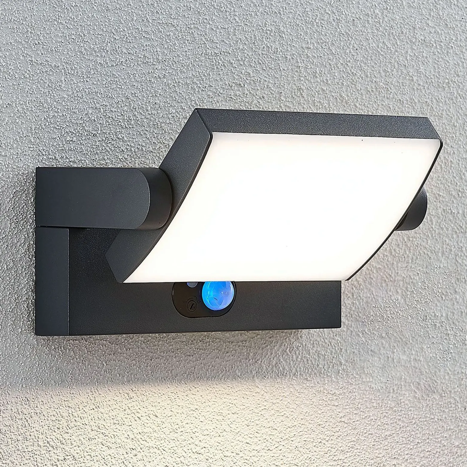 Lindby LED-aurinkokäyttöinen seinävalaisin Sherin, antrasiitti, liiketunnistin,
