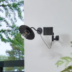 Lindby LED-aurinkoseinävalaisin Virane, musta, alumiini