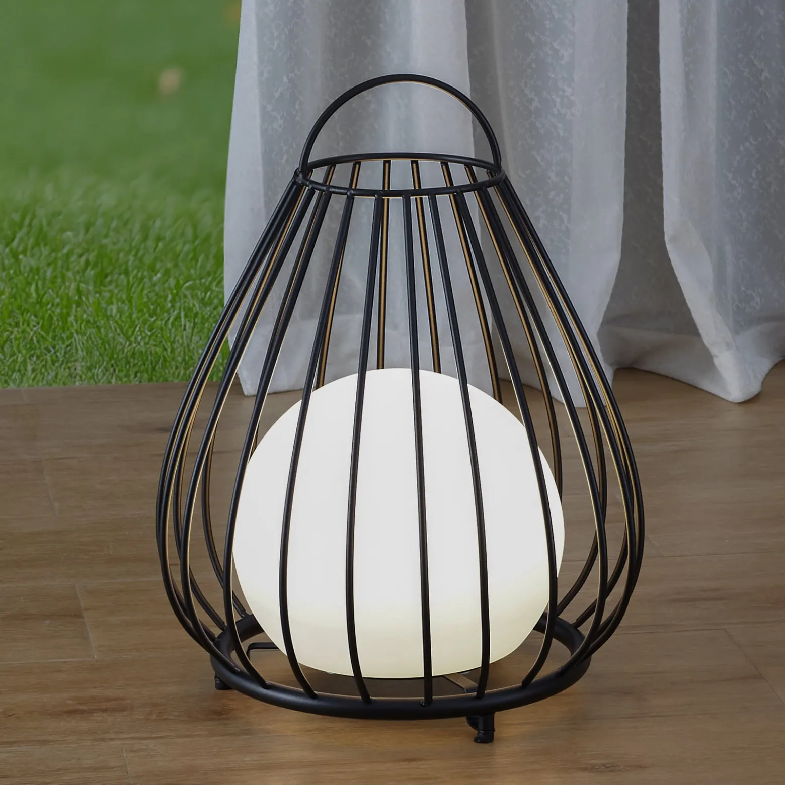 Lindby LED-aurinkovalaisin Kelda, musta, metalli, 38cm, himmeä.