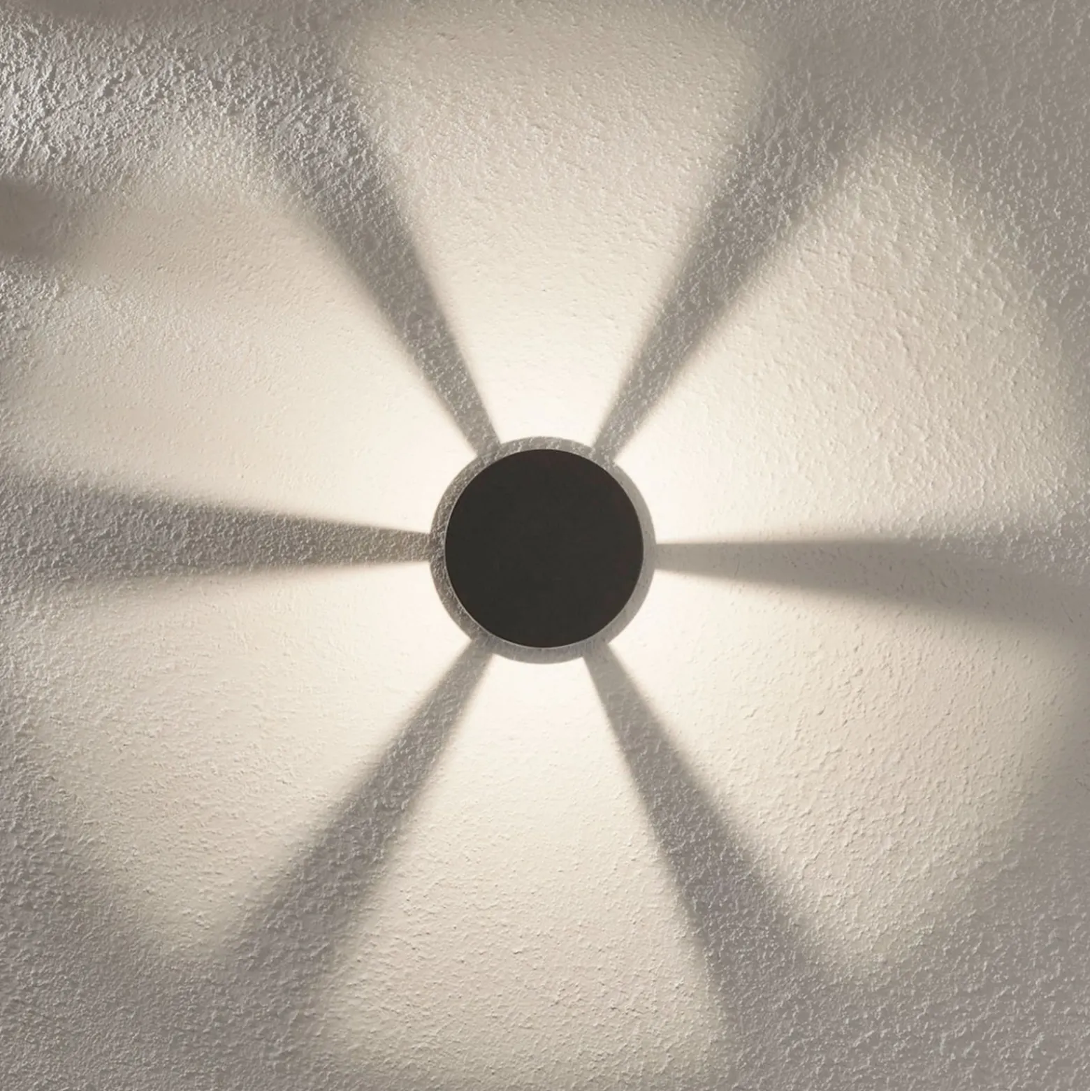 Lindby LED-jalustavalaisin Jordis, 22 cm, antrasiitti, alumiini