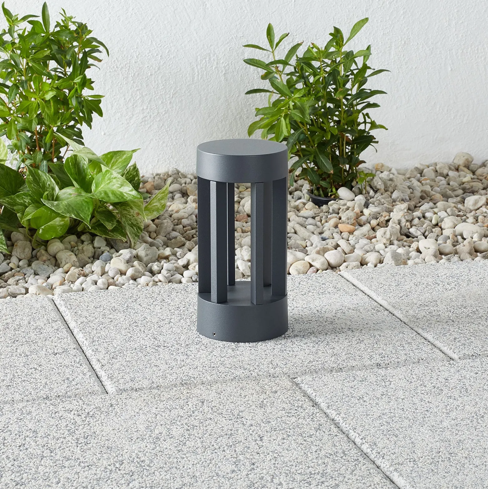 Lindby LED-jalustavalaisin Jordis, 22 cm, antrasiitti, alumiini