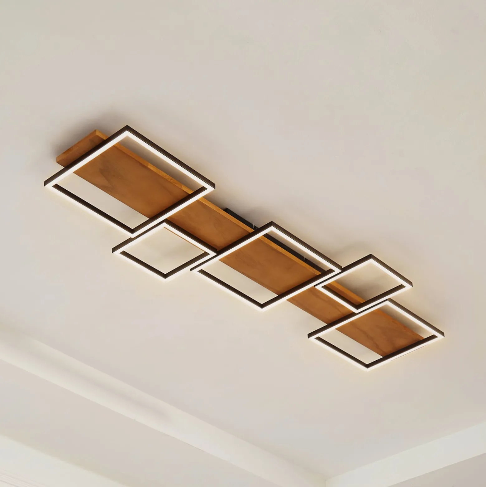 Lindby LED-kattovalaisin Galad, musta, puu, 5 valoa, 140 cm