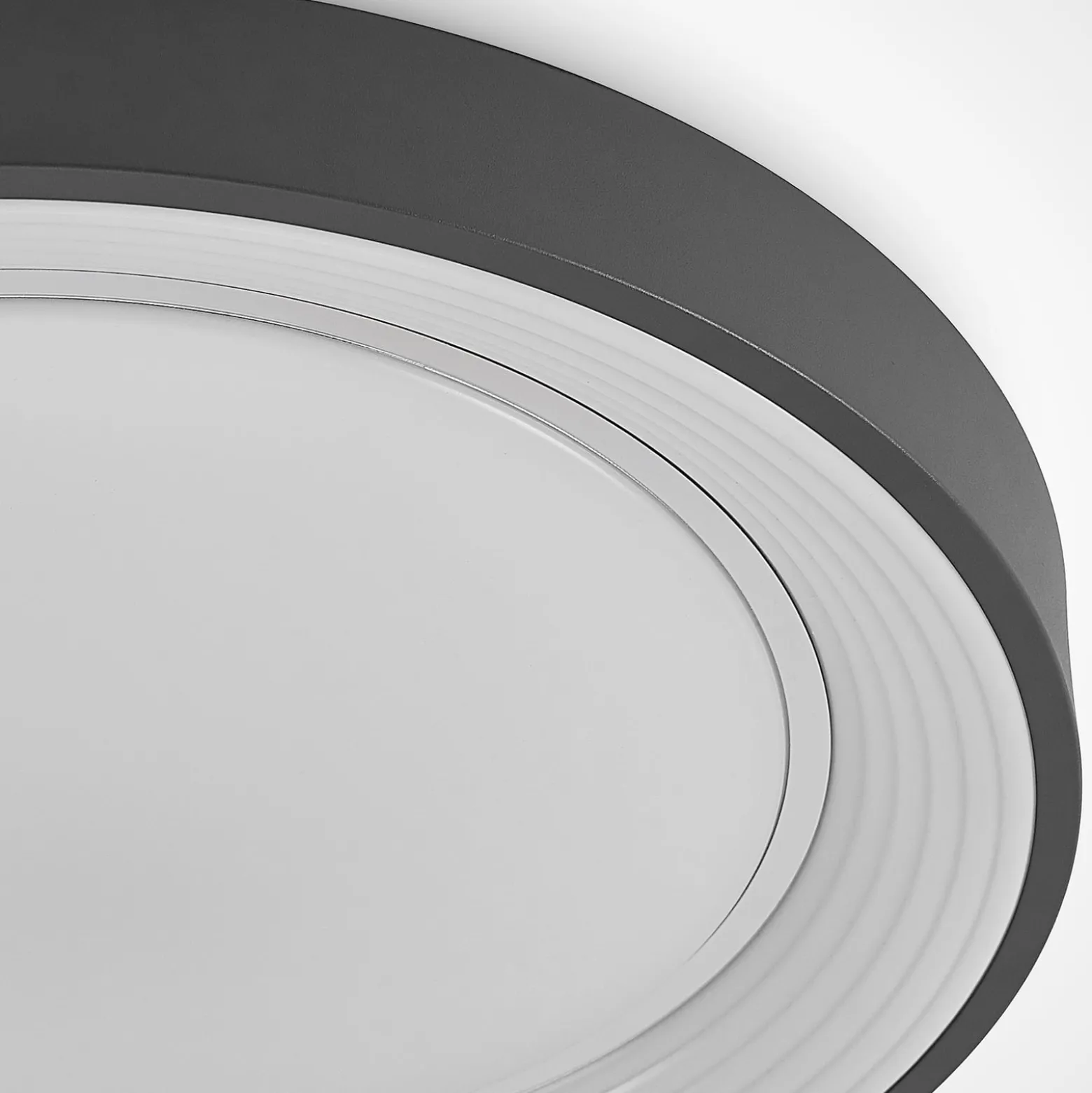 Lindby LED-kattovalaisin Lindum, RGB, CCT, kaukosäädin, himmennettävä