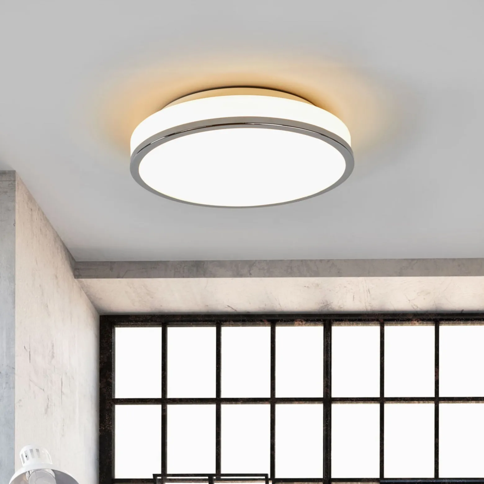 Lindby LED-kattovalaisin Lyss, Ø 28 cm, kromivärinen, IP44