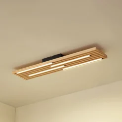 Lindby LED-kattovalaisin Madero, mäntypuuta, 90 cm x 20 cm