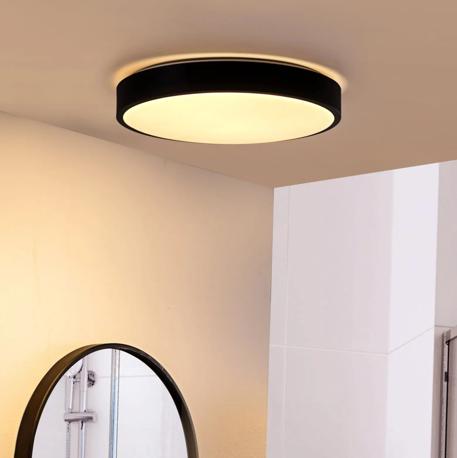 Lindby LED-kattovalaisin Medon, Ø 38 cm, musta, IP44, metallia