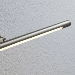 Lindby LED-kuvavalaisin Mailine, 69 cm, nikkeli, kytkin