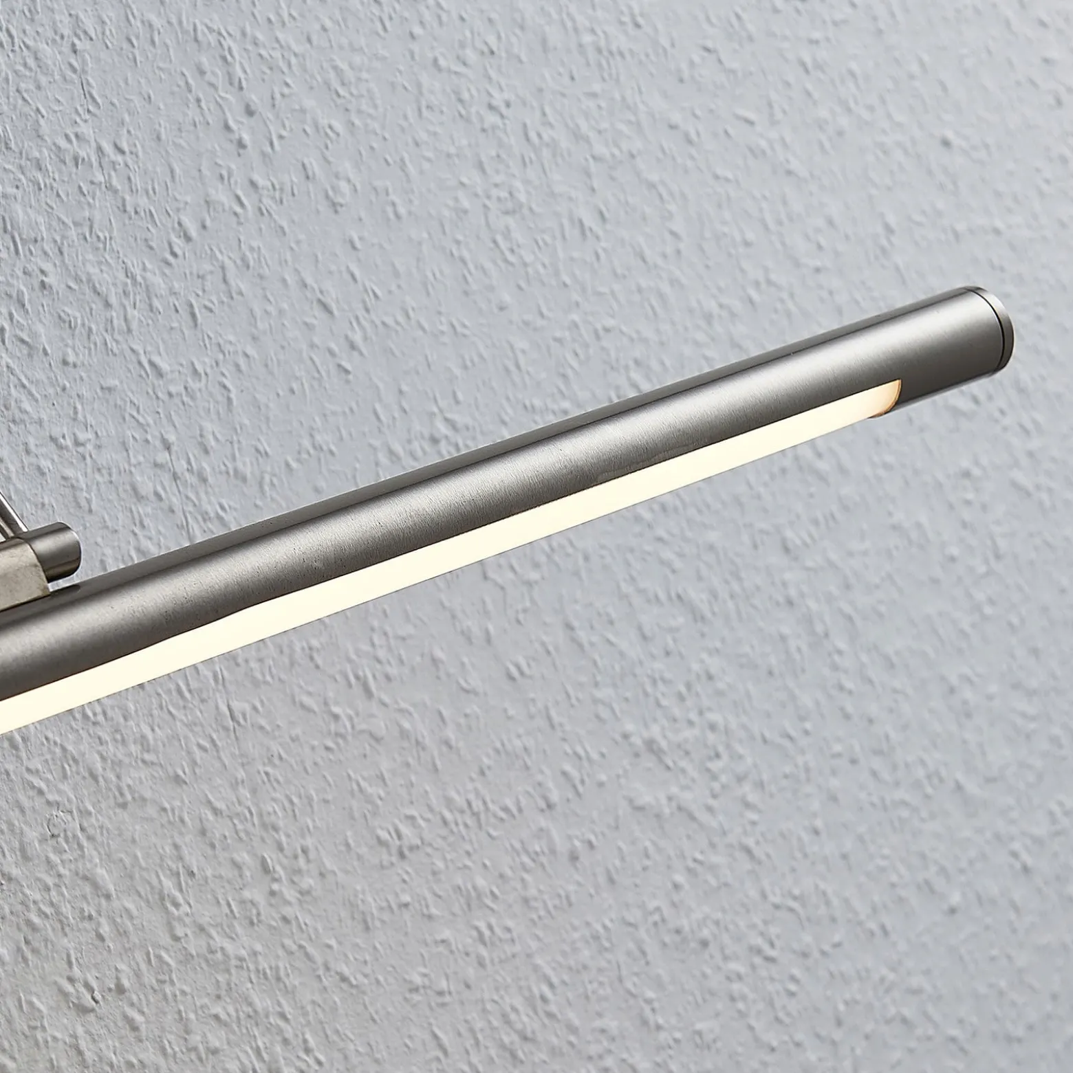 Lindby LED-kuvavalaisin Mailine, 69 cm, nikkeli, kytkin
