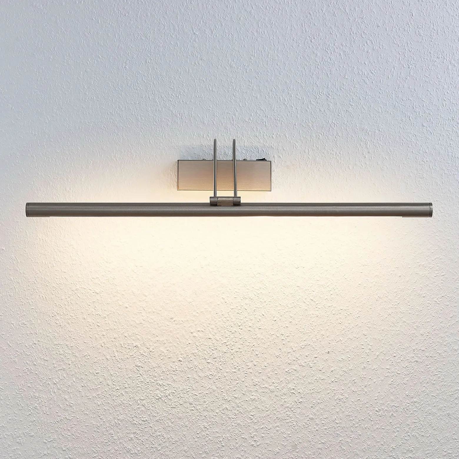 Lindby LED-kuvavalaisin Mailine, 69 cm, nikkeli, kytkin