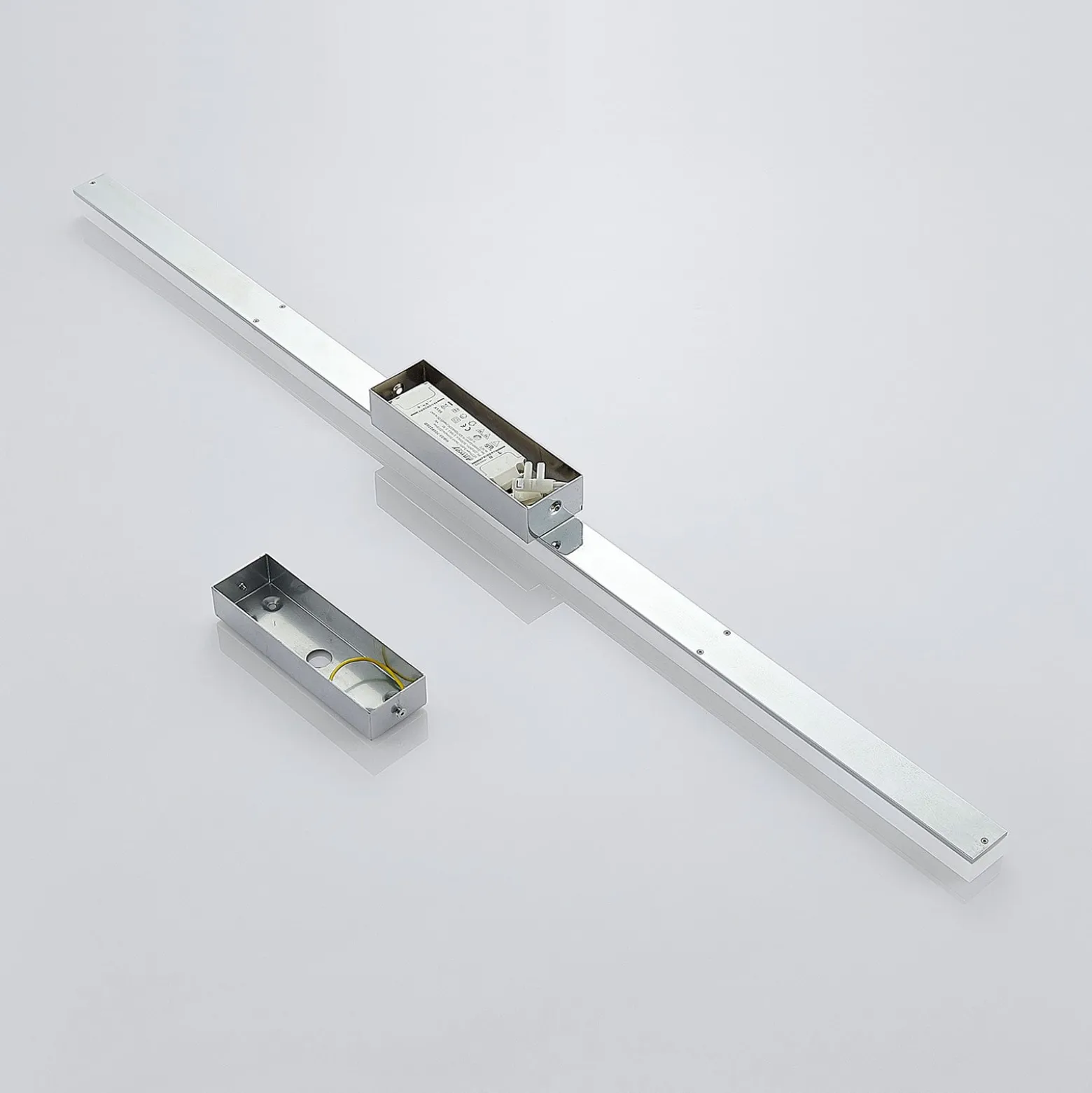 Lindby LED kylpyhuoneen kattovalaisin Levke, 100 cm, himmennettävä, IP44