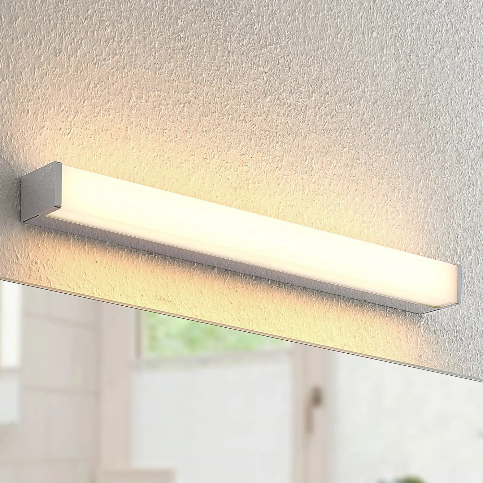 Lindby LED-kylpyhuonevalaisin Klea, 60 cm, kromi, metalli, IP 44