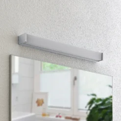 Lindby LED-kylpyhuonevalaisin Klea, 60 cm, kromi, metalli, IP 44