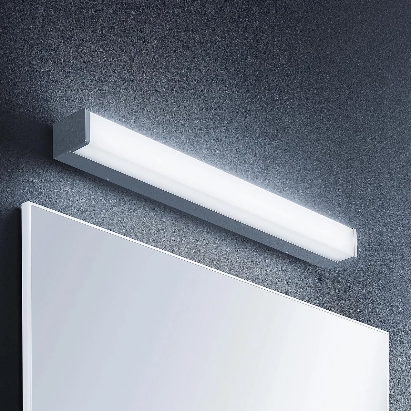 Lindby LED-kylpyhuonevalaisin Klea, 60 cm, kromi, metalli, IP 44