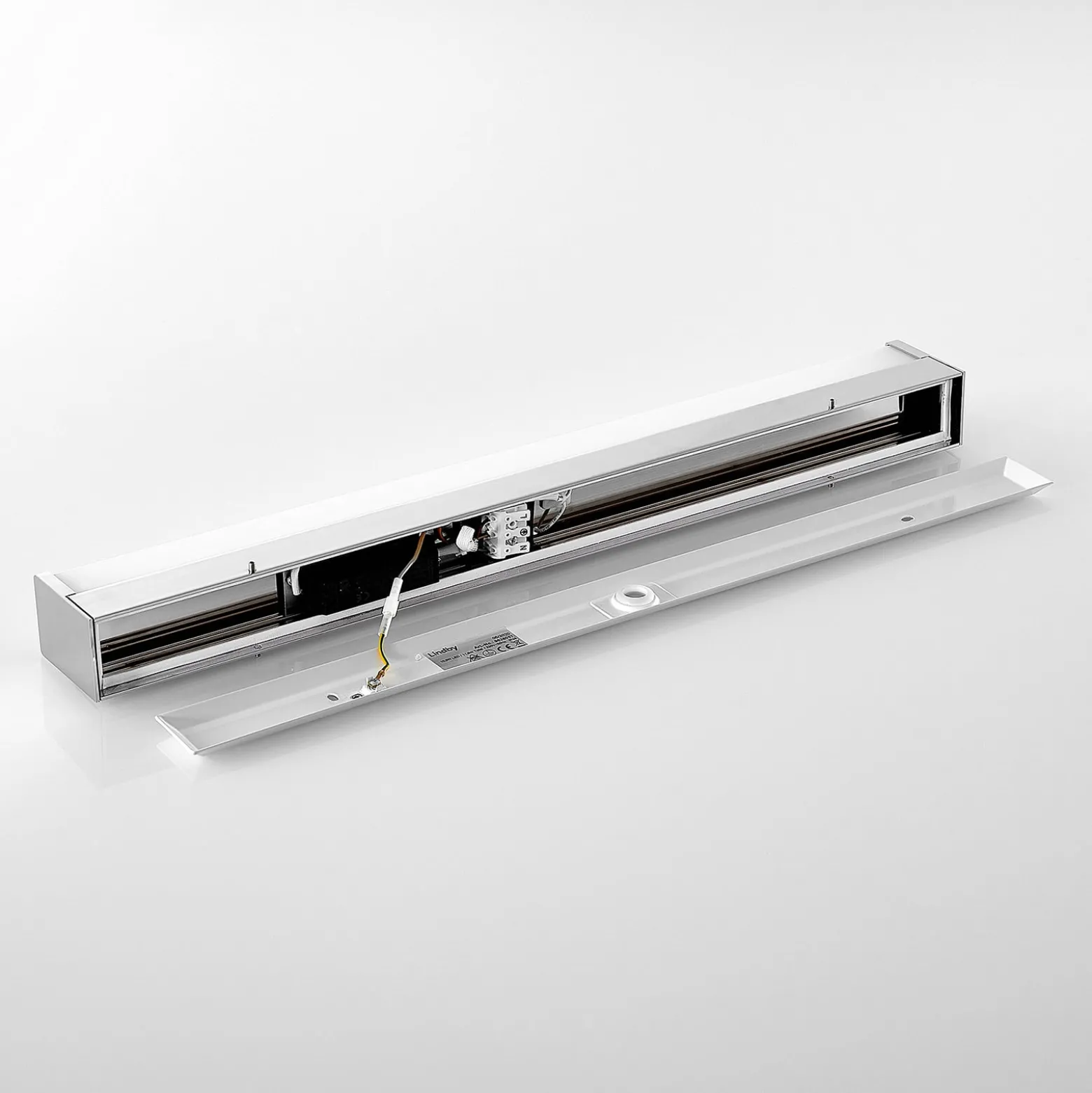Lindby LED-kylpyhuonevalaisin Klea, 60 cm, kromi, metalli, IP 44