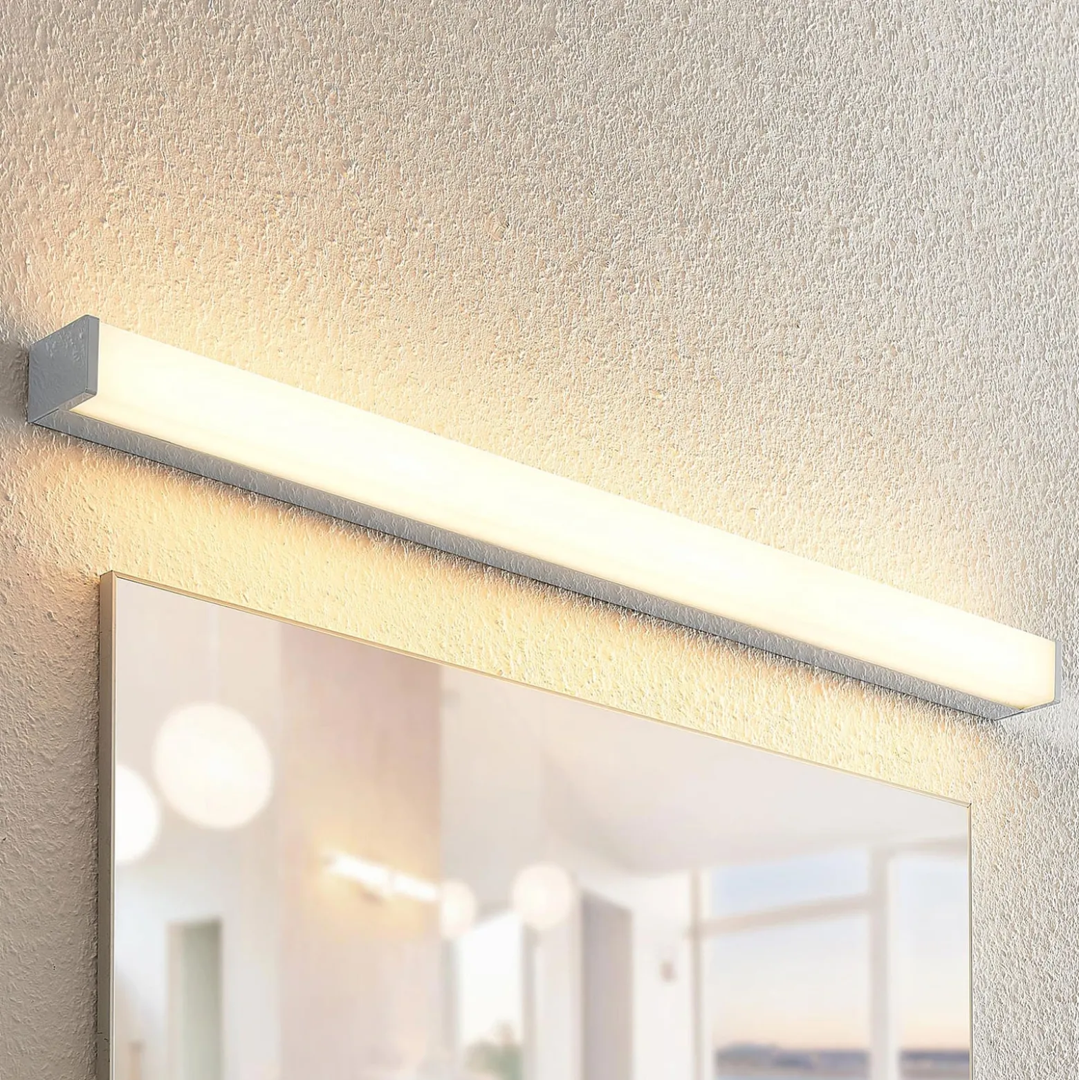 Lindby LED-kylpyhuonevalaisin Klea, 90 cm, kromi, metalli, IP 44