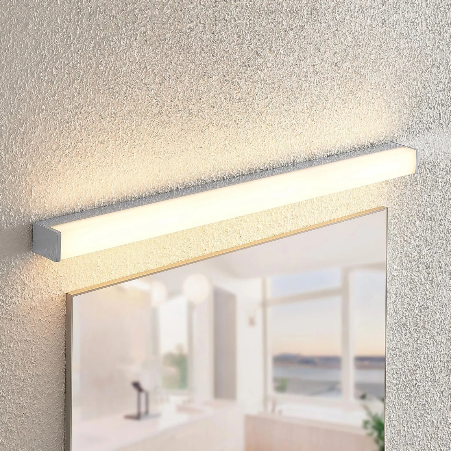 Lindby LED-kylpyhuonevalaisin Klea, 90 cm, kromi, metalli, IP 44