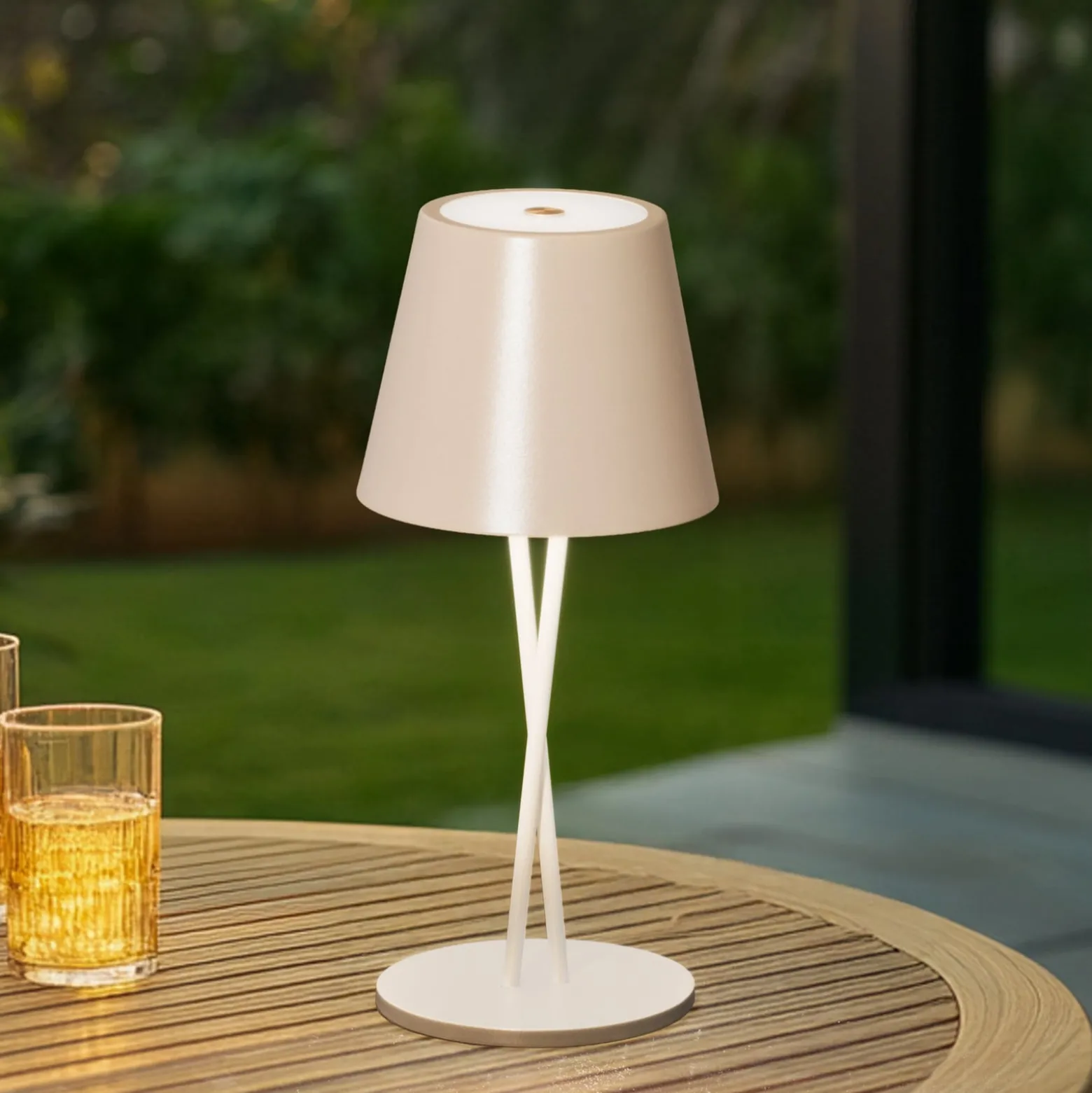 Lindby LED ladattava pöytävalaisin Janea, CROSS, beige, metallia