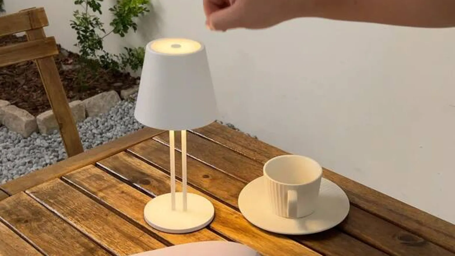 Lindby LED ladattava pöytävalaisin Janea TWIN, valkoinen, metallia