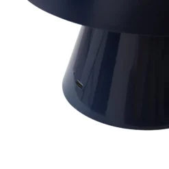 Lindby LED-ladattava pöytävalaisin Nevijo, sininen, Ø18cm, USB, himmennin