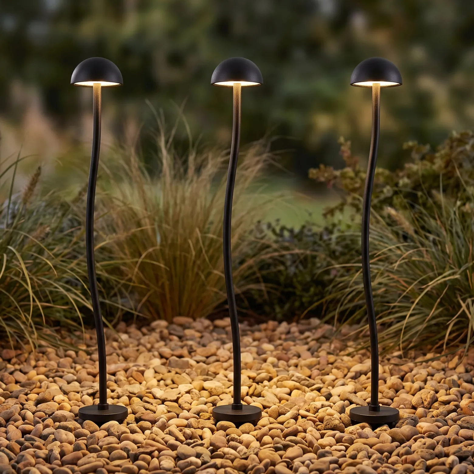 Lindby LED-maapiikkivalaisin Soremi, musta, 3 kpl:n sarja, IP44