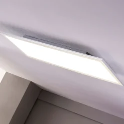 Lindby LED-paneeli Livel, 4000K, 120cm x 30cm, hopea, metallia