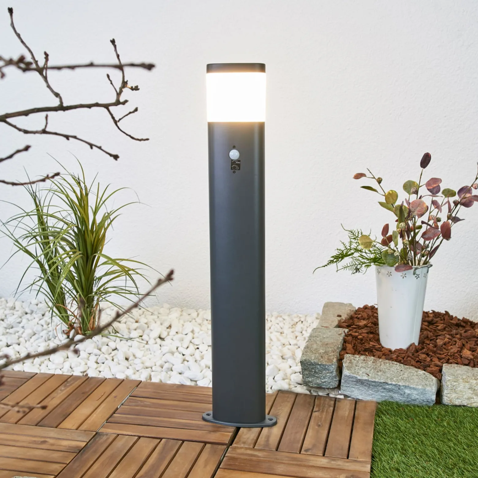 Lindby LED-pylväsvalaisin Obri, 80 cm, antrasiitti, anturi