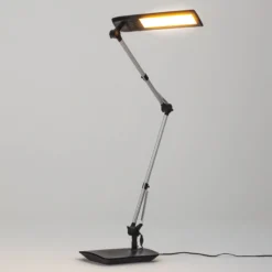 Lindby LED-pöytävalaisin Felipe, musta, kiinnitettävä jalka