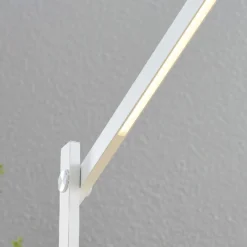 Lindby LED-pöytävalaisin Loretta, korkeus 43 cm, valkoinen, CCT