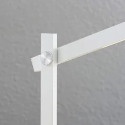 Lindby LED-pöytävalaisin Loretta, korkeus 43 cm, valkoinen, CCT