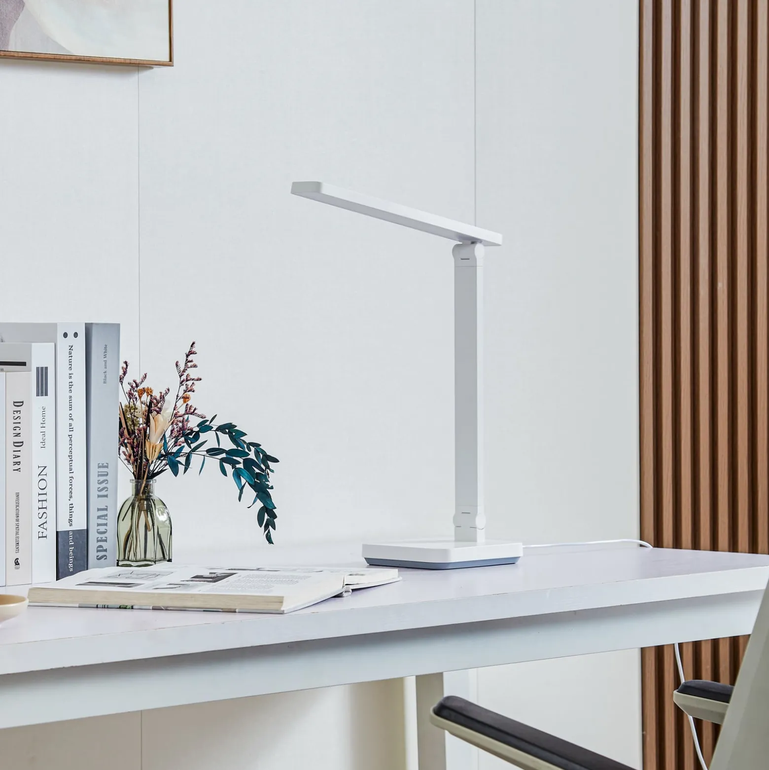 Lindby LED-pöytävalaisin Rylas, valkoinen, USB, CCT