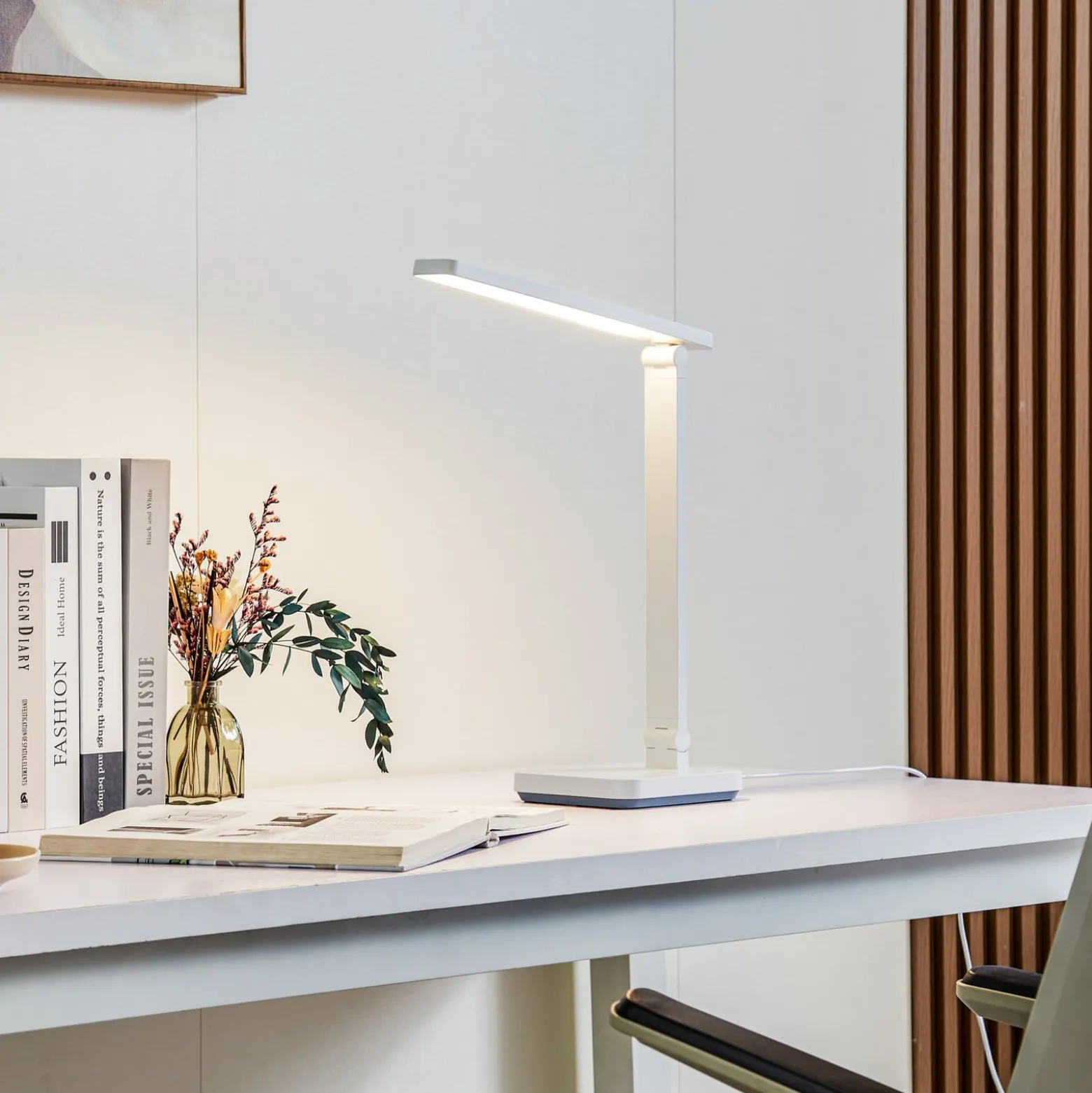 Lindby LED-pöytävalaisin Rylas, valkoinen, USB, CCT