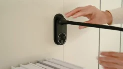 Lindby LED-pöytävalaisin Valtaria, musta, CCT, himmennettävä