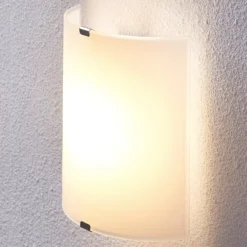 Lindby LED-seinävalaisin Helmi, korkeus 21 cm, lasi, puoliympyrän muotoinen