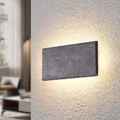 Lindby LED-seinävalaisin Peetu, 22 cm pitkä, liuskekivi, himmennettävä