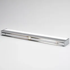 Lindby LED-seinävalaisin Philippa, kulmikas, 59 cm, kromi, IP44