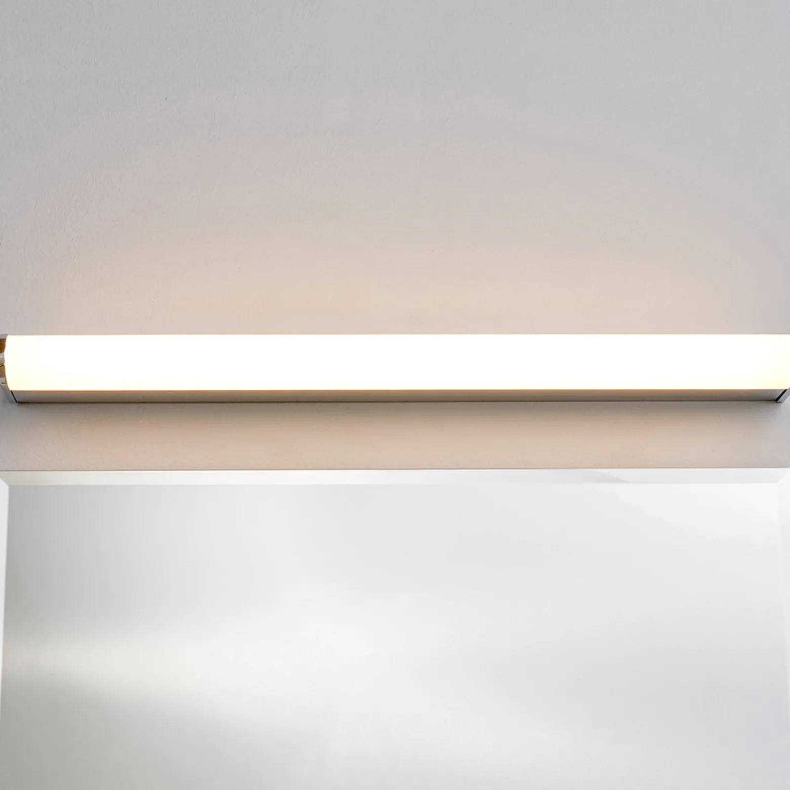 Lindby LED-seinävalaisin Philippa, pyöreä, 58cm, kromi, IP44