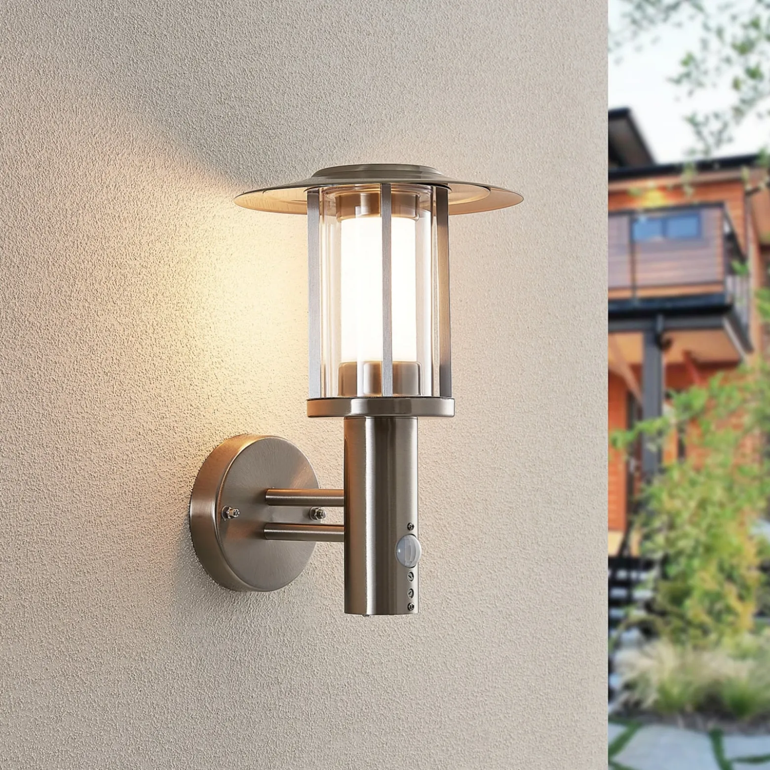 Lindby LED-ulkoseinälamppu Gregory, anturi, ruostumaton teräs, IP44
