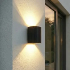 Lindby LED-ulkoseinälamppu Ralino, musta, 2-lamppuinen, IP65