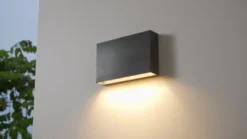 Lindby LED-ulkoseinävalaisin Jarte, 20 cm, alaslaskettu, harmaa, IP65