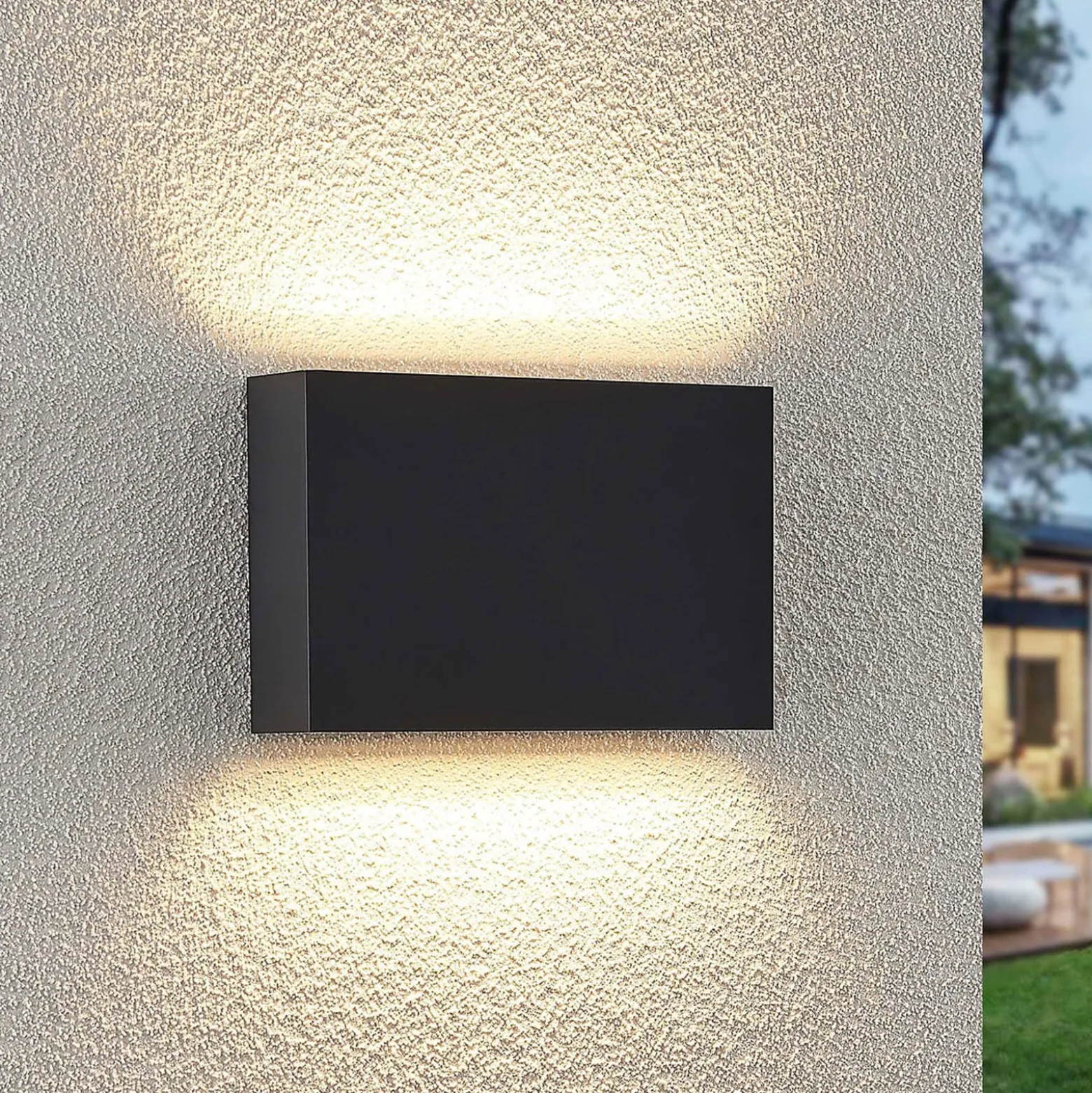 Lindby LED-ulkoseinävalaisin Jarte, 20cm, ylös/alas, harmaa, IP65