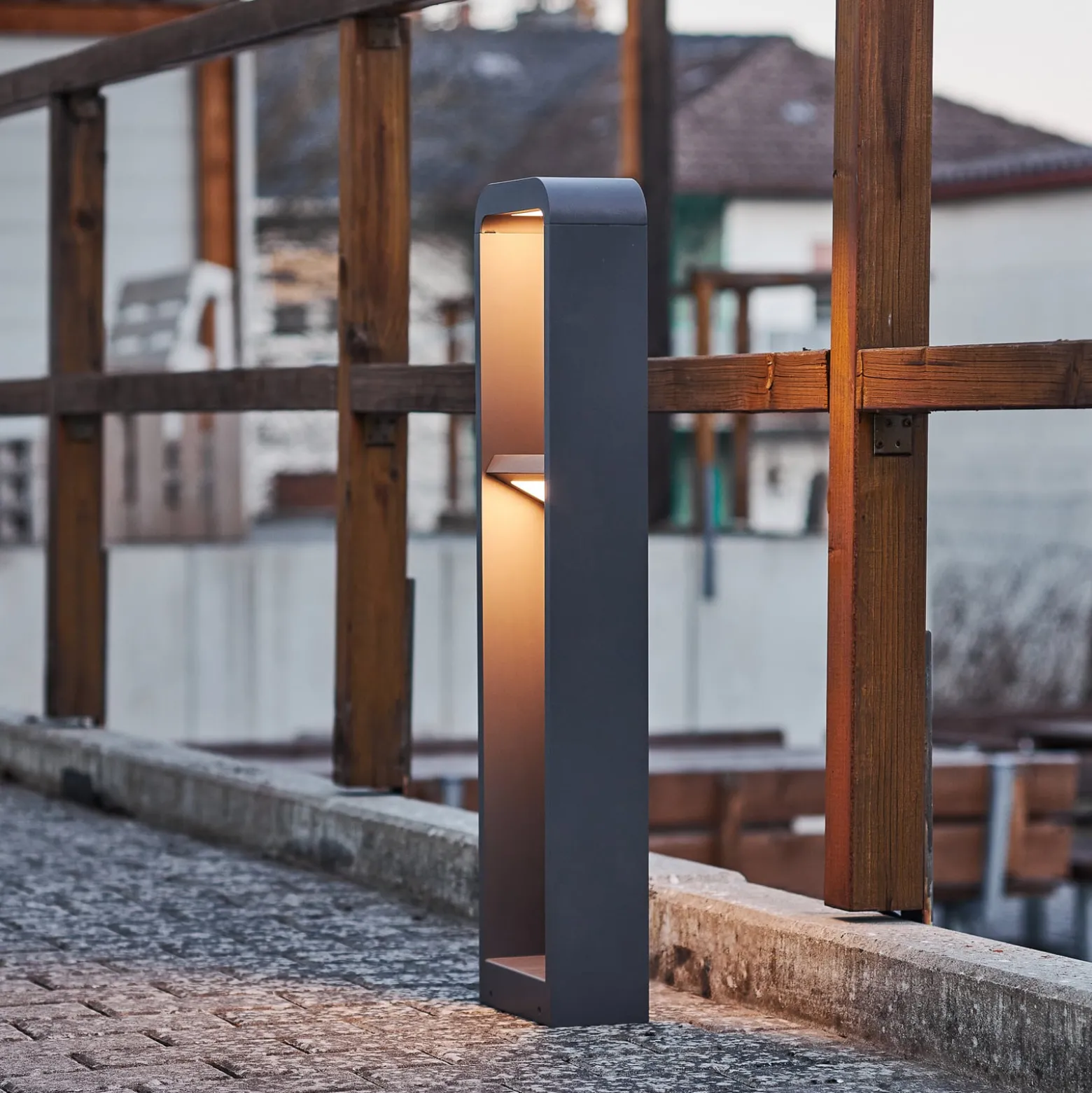 Lindby LED-valaisin Darko, 80 cm, harmaa, metallia, IP54
