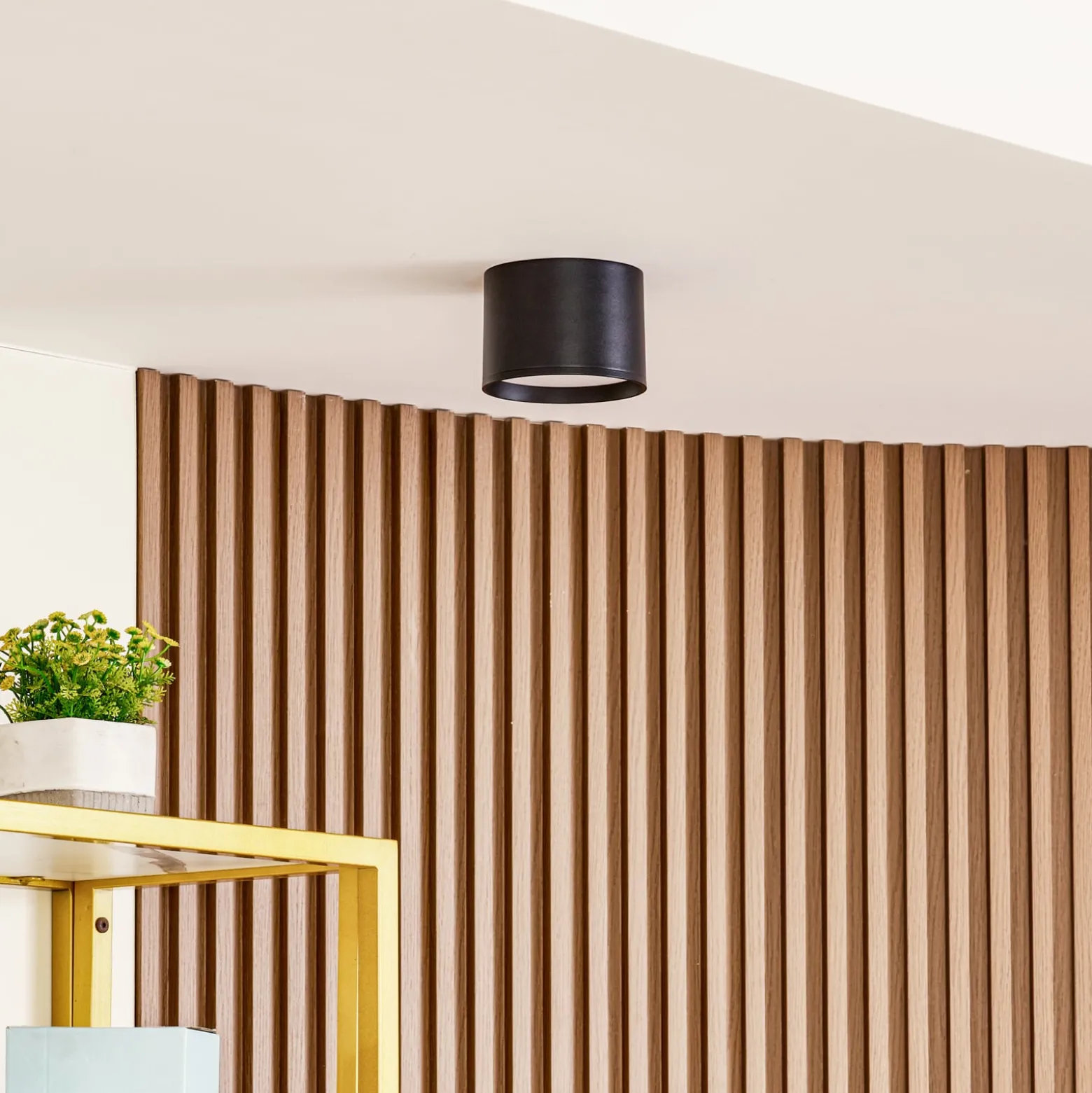Lindby LED-valonheitin Nivoria, Ø 12 cm, 15 W, musta, metallia