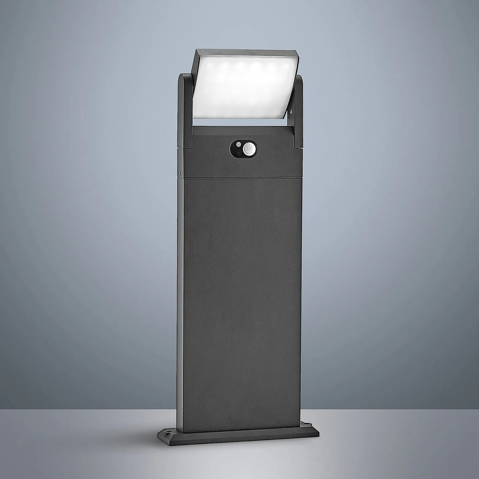 Lindby Novalie LED-aurinkopolkuvalaisin
