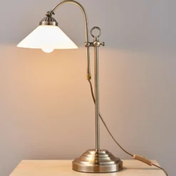 Lindby Otis pöytävalaisin, antiikkimessinki, lasi, 60 cm, E14