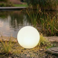 Lindby pallovalaisin Valyra, Ø 40 cm, IP54, maakiila